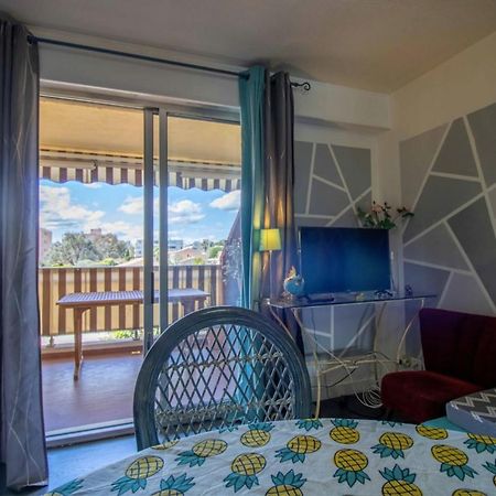 Cosy 35 M2 With Balcony In A Quiet Residence Fréjus Eksteriør billede