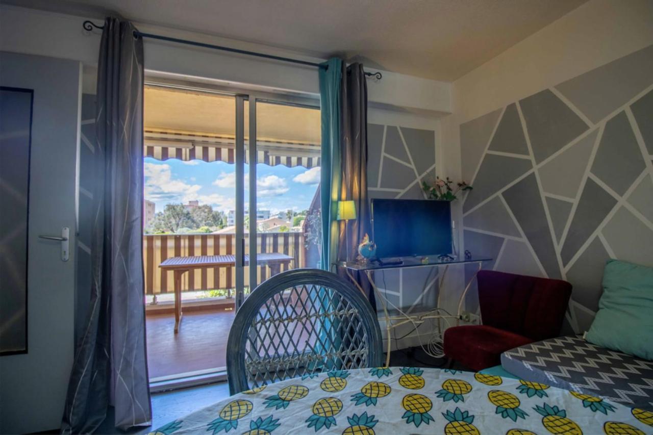 Cosy 35 M2 With Balcony In A Quiet Residence Fréjus Eksteriør billede