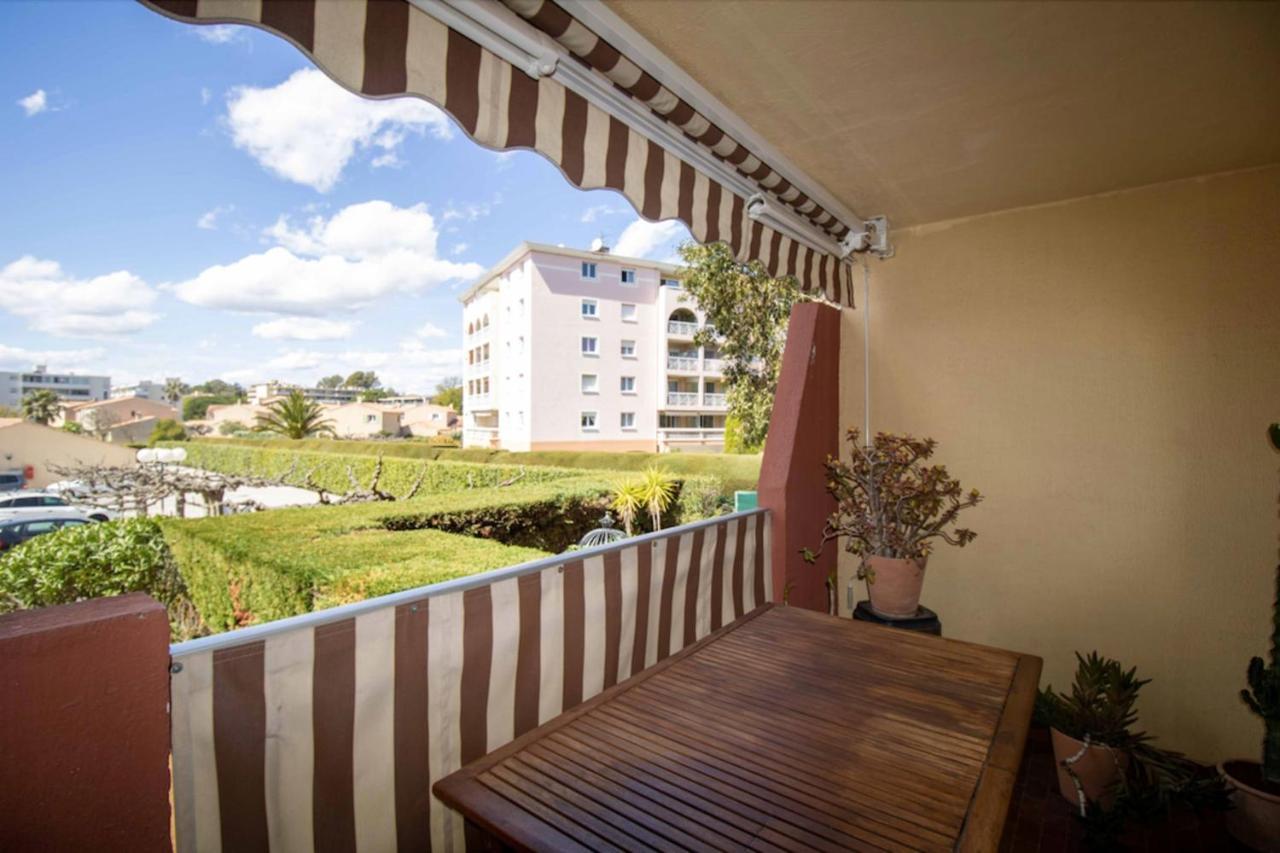 Cosy 35 M2 With Balcony In A Quiet Residence Fréjus Eksteriør billede